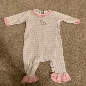 Magnolia Baby outfit NB